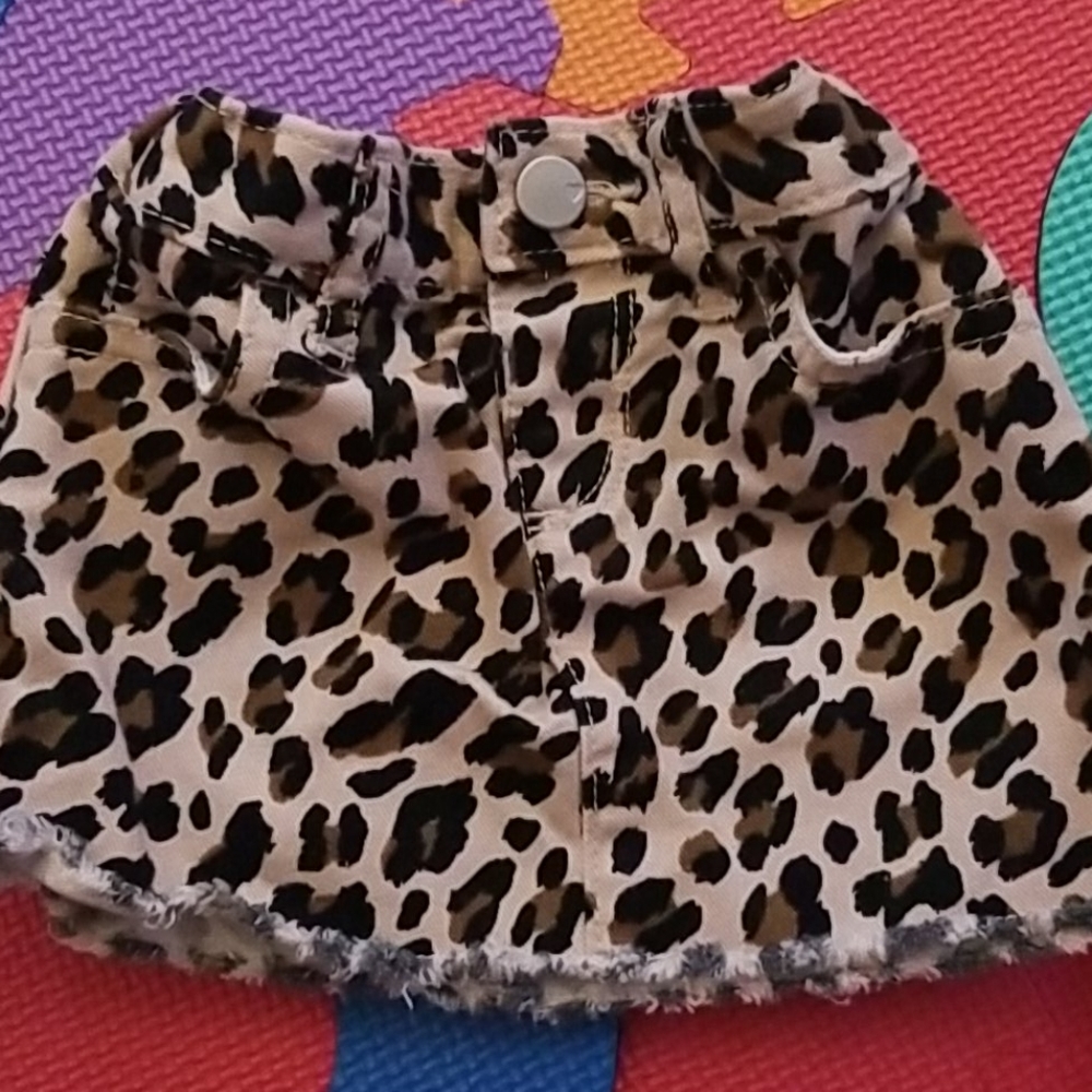 Leopard print skirt